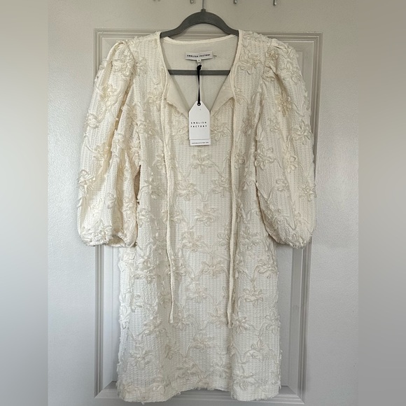 NWT! English Factory Ribbon Embroidered Shift Mini Dress Cream Size Small - Picture 3 of 8